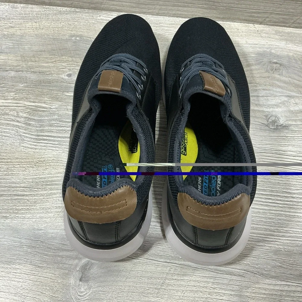 Skechers Relaxed Fit Street Mens Size 12 Slip On Sneakers Black Navy 58817